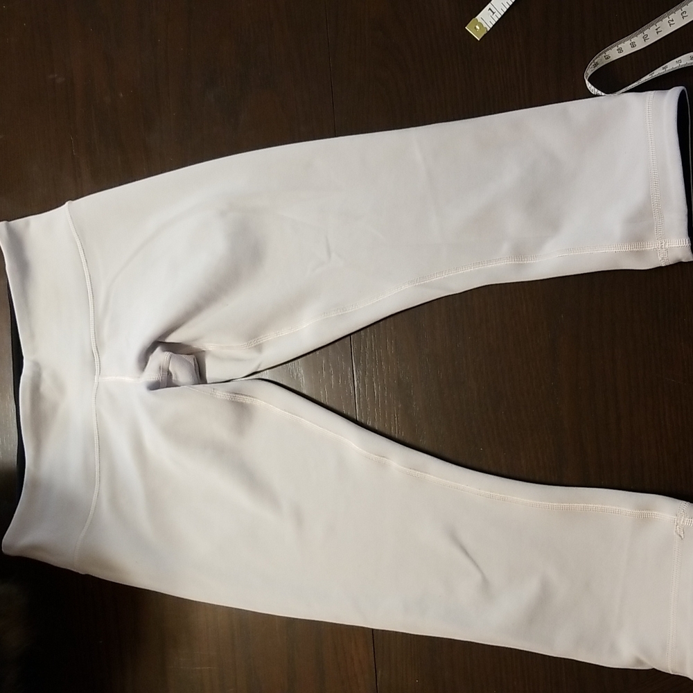 Lululemon reversible capri Leggings - Picture 6 of 6